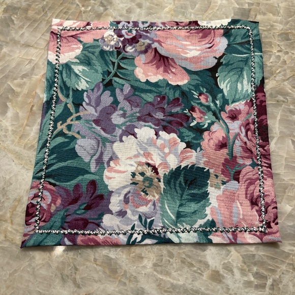 Set of 6 Cloth Napkins, Shabby Chic Floral 7" - Picture 1 of 1